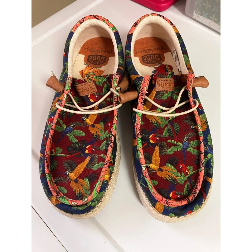 Hey Dude Wally Margaritaville Mens Size 10 Tropical Parrot Print Loafers